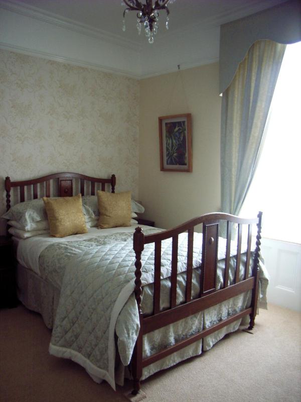 Single Room image 3
