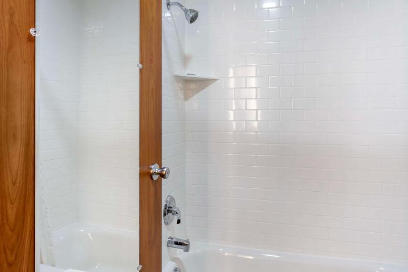 Queen Room with Two Queen Beds with Mountain View - Non-Smoking image 2