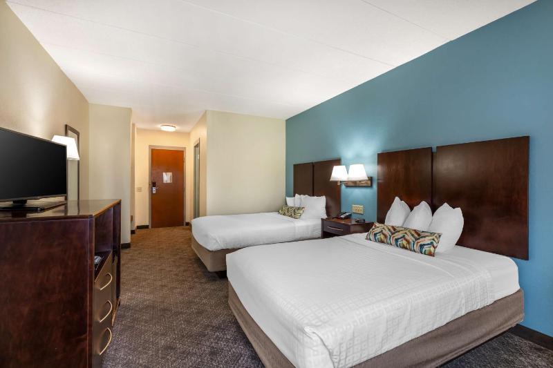 Double Room with Two Double Beds image 3