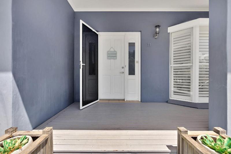 Caroline's Beach House by Experience Jervis Bay - image 3
