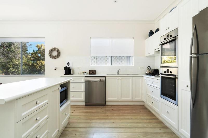 Caroline's Beach House by Experience Jervis Bay - image 6