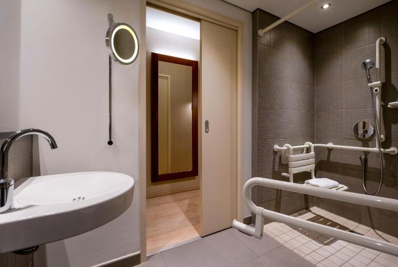 Classic King Room image 2