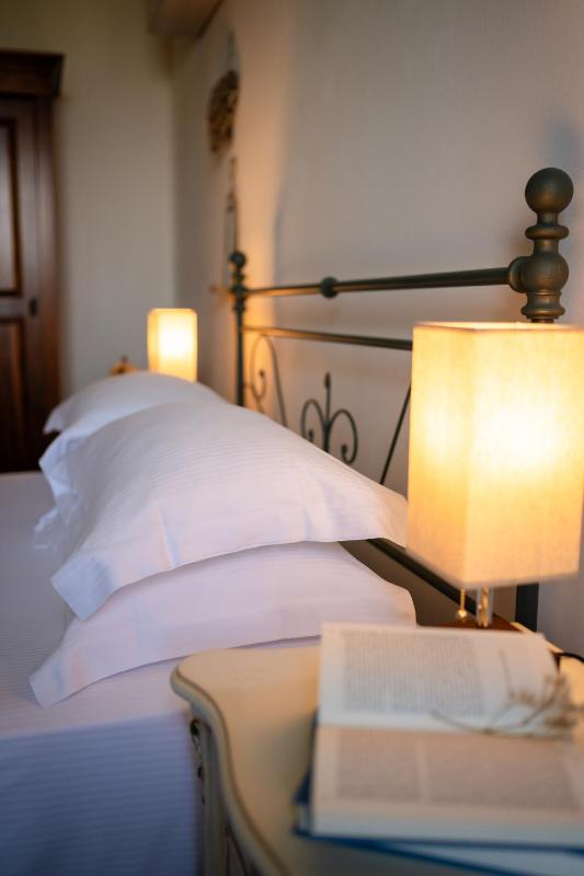 Deluxe Double Room with Sea View image 4