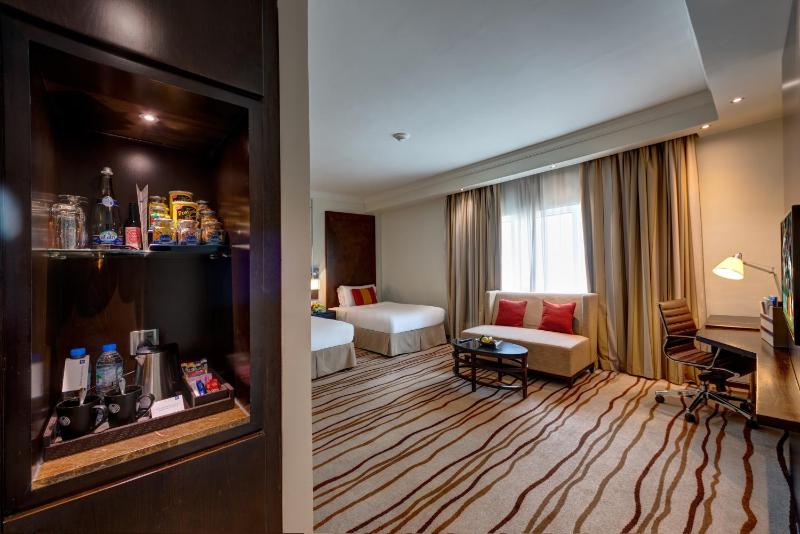 Guest Room – Twin Beds image 2
