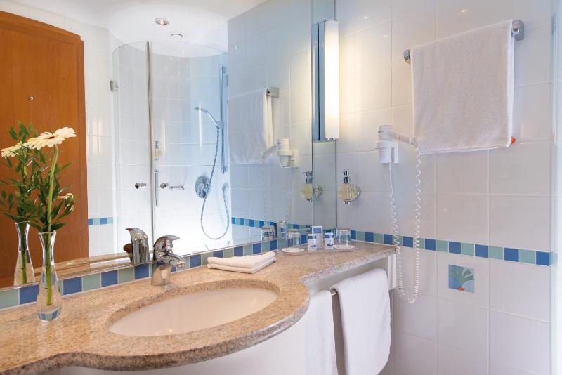 Double Room - Sea Side image 4