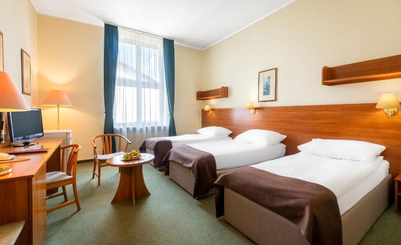 Standard Triple Room image 3