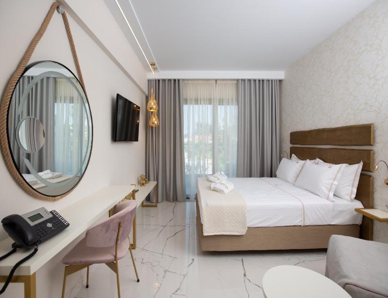 Superior Double Room image 3