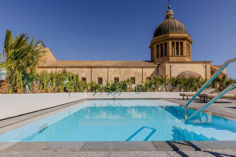 Dome Hotel - image 23