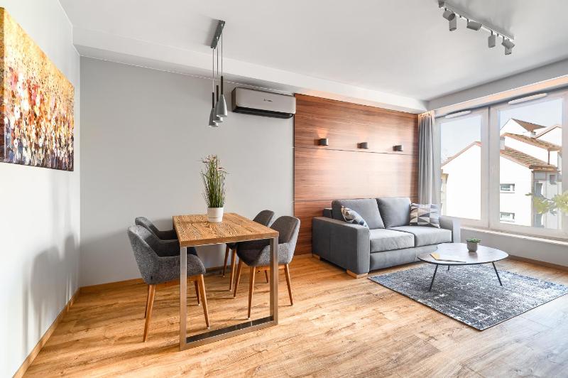 Park Apartment Old Town by Noclegi Renters - image 24