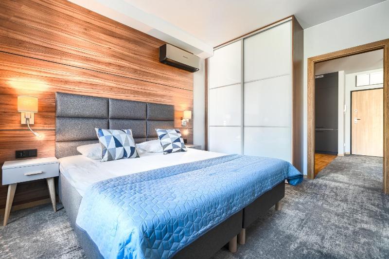 Park Apartment Old Town by Noclegi Renters - image 18