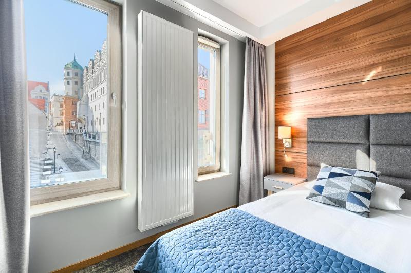Park Apartment Old Town by Noclegi Renters - image 25
