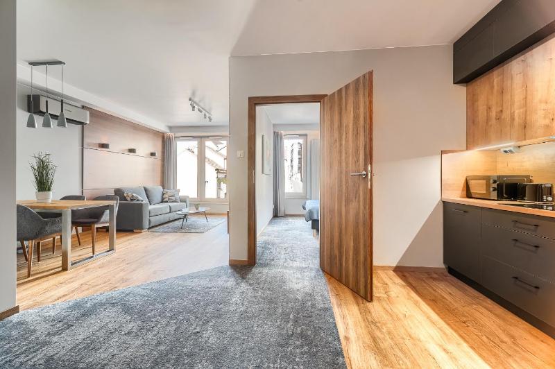 Park Apartment Old Town by Noclegi Renters - image 12