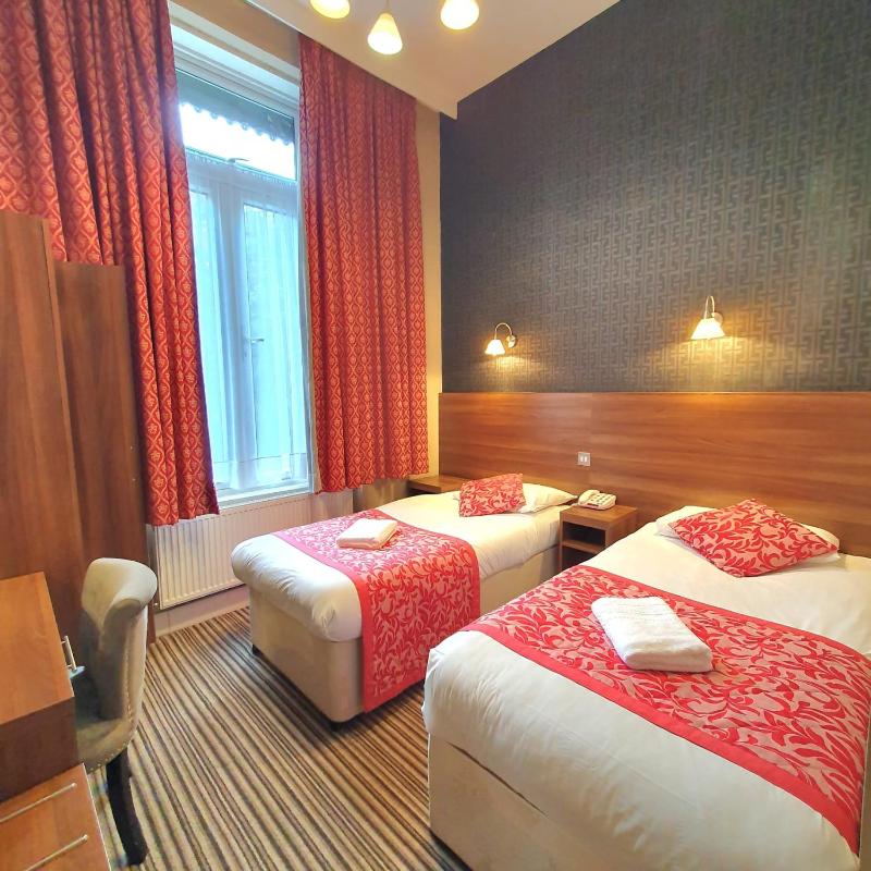 Triple Room image 4