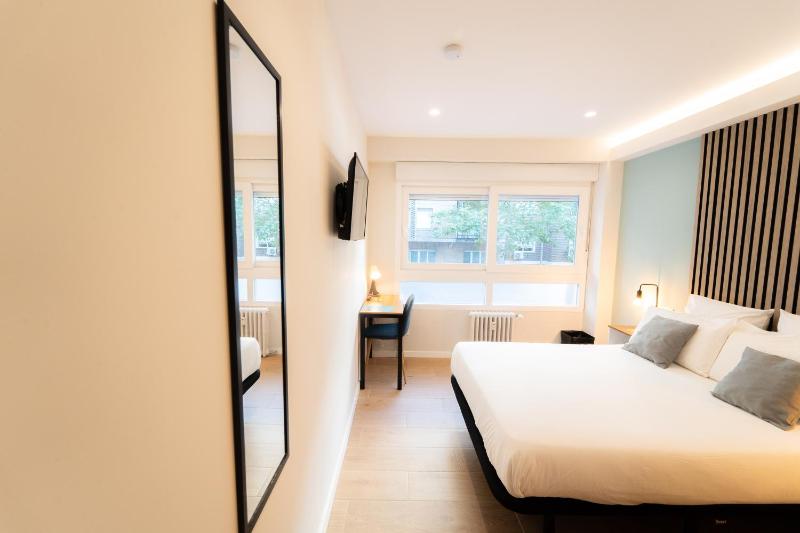 I'M Room Suites Nuevos Ministerios - Bernabeu 'Digital Access' - image 15