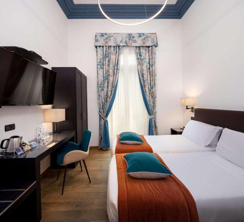 Twin Room image 1