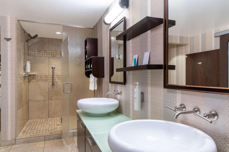 King Suite image 3