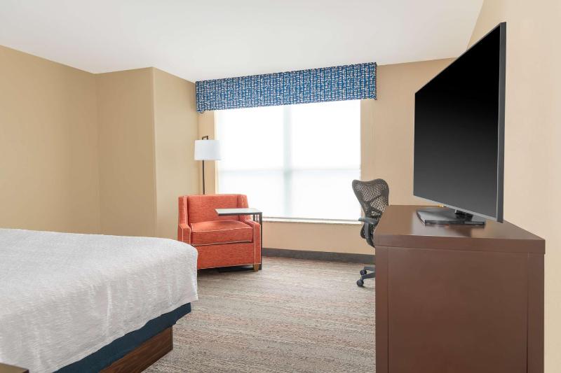 King Room - Non-Smoking image 4
