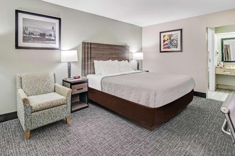 Business King Room - Non-Smoking image 1
