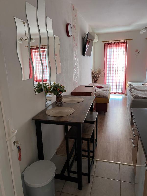 Studio with Air Conditioning (4 Adults)  image 2