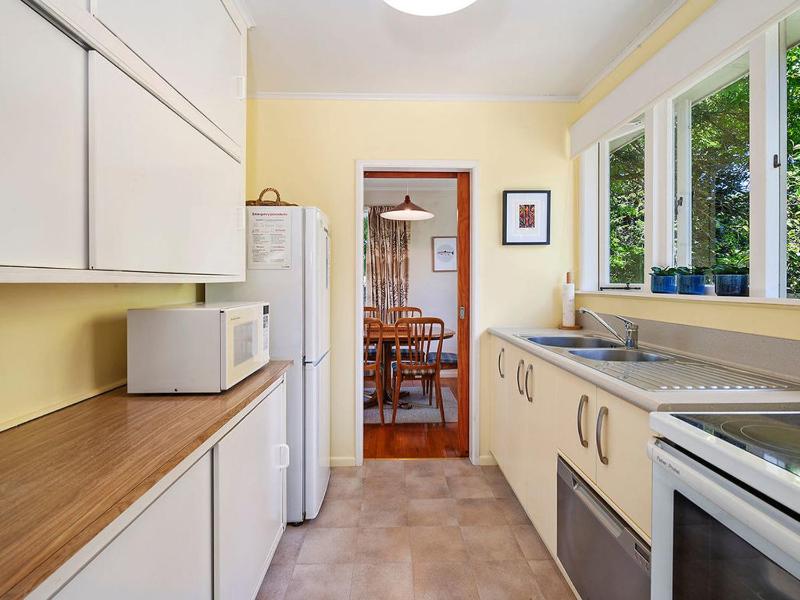 Te Kopua - Acacia Bay Holiday Home - image 7