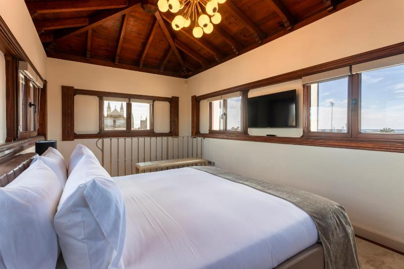 Presidential Suite image 3