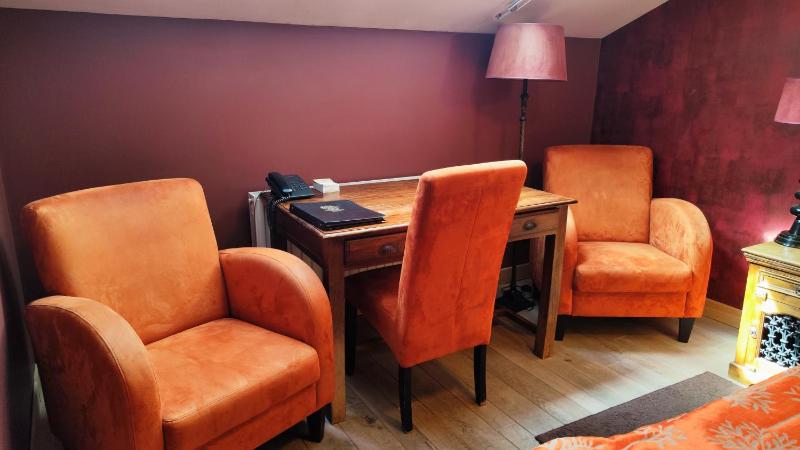 Twin Room image 1