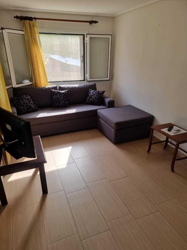 One-Bedroom Bungalow image 2