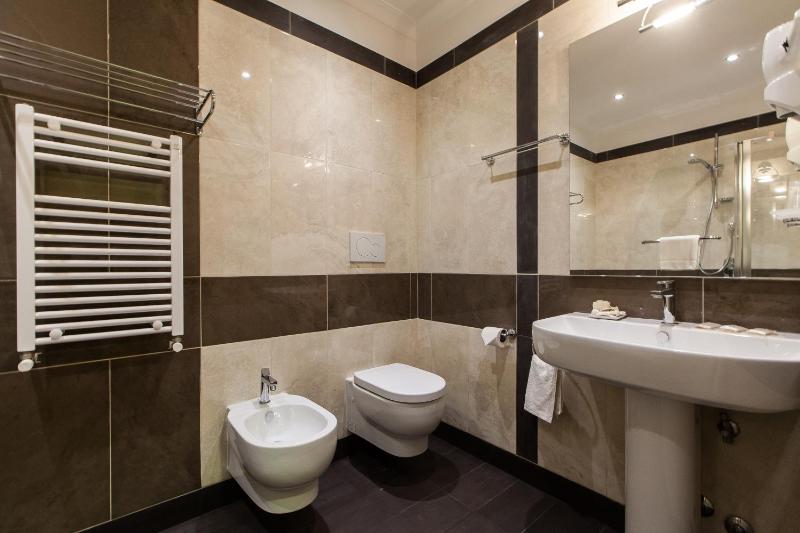 Triple Room image 4
