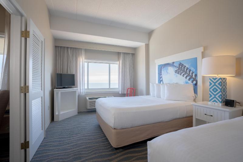 Suite with Lake View image 4