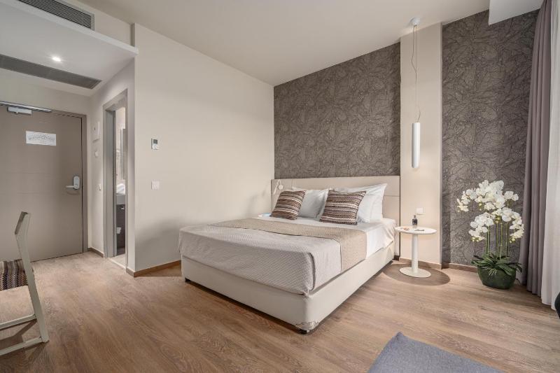 Premium Double or Twin Room Sea Front image 4