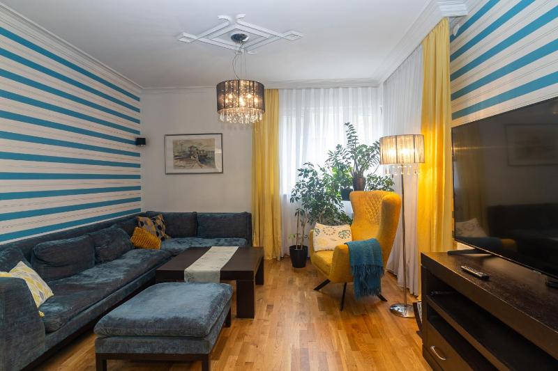 Elegant & Spacious Apartment Near NDK Images