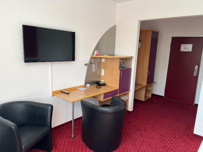 Deluxe Single Room image 3