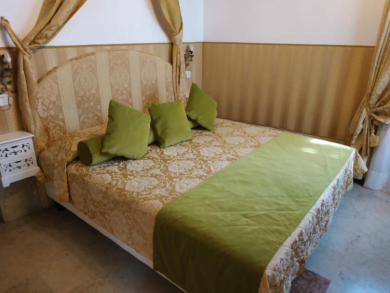 Suite with Private Bathroom image 1