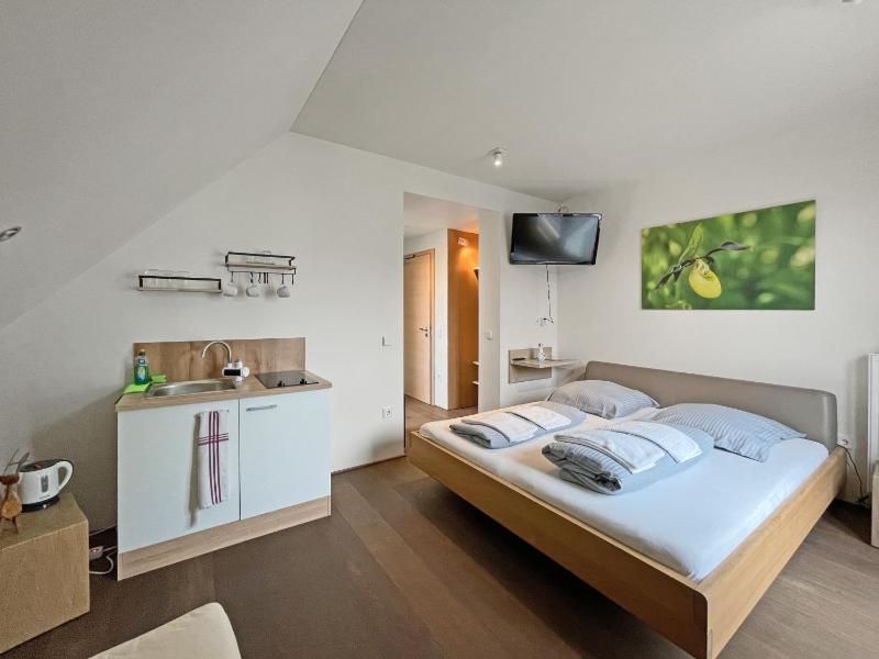 Modernes & gepflegtes Hotelzimmer mit Küche! Images
