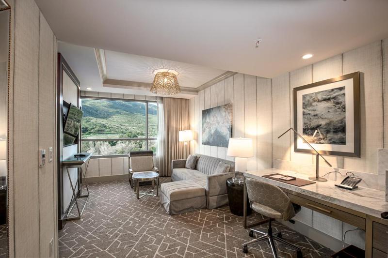 Signature Suite King - Adult Only 21+ (Willows Hotel) image 3