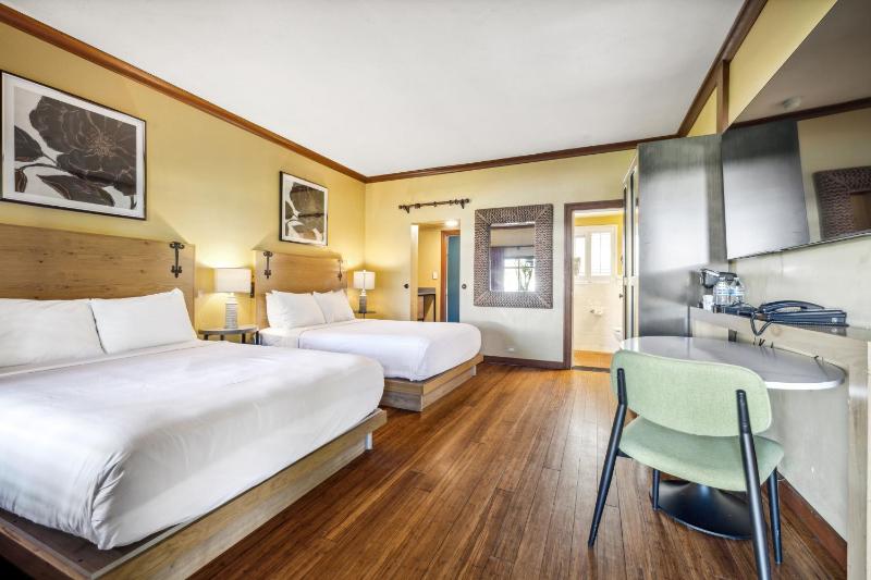 Double Room with Two Double Beds and Garden View - Accessible/Non-Smoking image 4