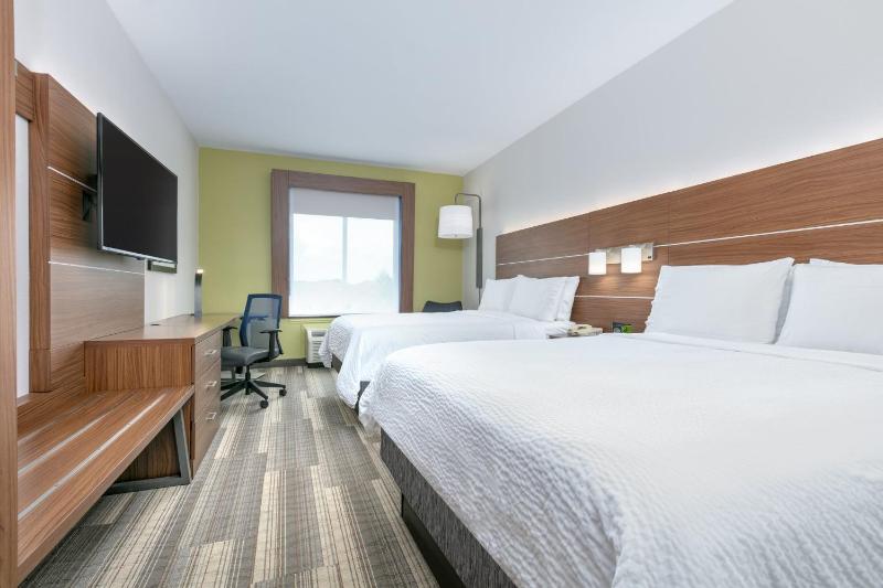 Standard Queen Room with Two Queen Beds image 3