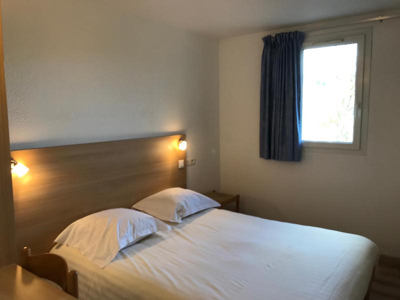 Standard Double Room image 3