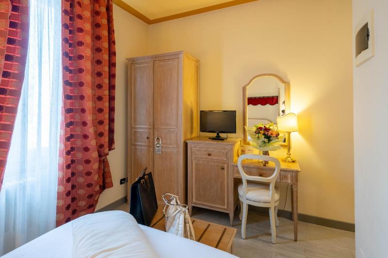 Classic Single Room image 4