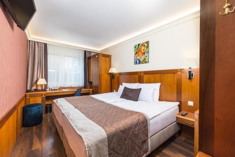 Standard Room image 1