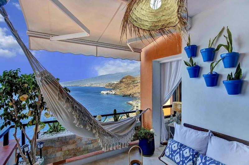 Luxury House Direct to the Beach & Natural Salt Pool Images
