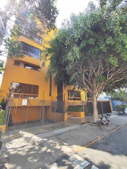 Cómodo Estudio Miraflores - image 2