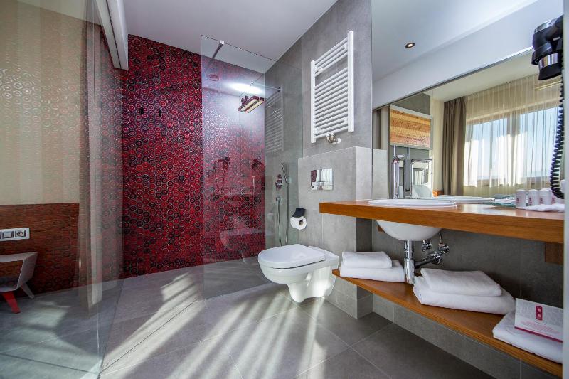 Double Room with Mountain View image 3