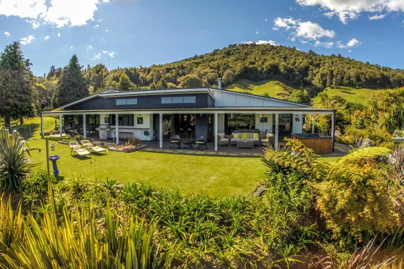 City Lights Boutique Lodge - image 1