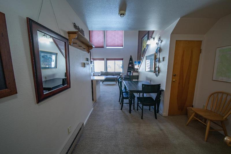 One-Bedroom Apartment image 1