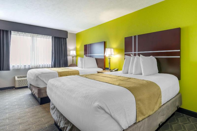 Queen Room with Two Queen Beds image 1