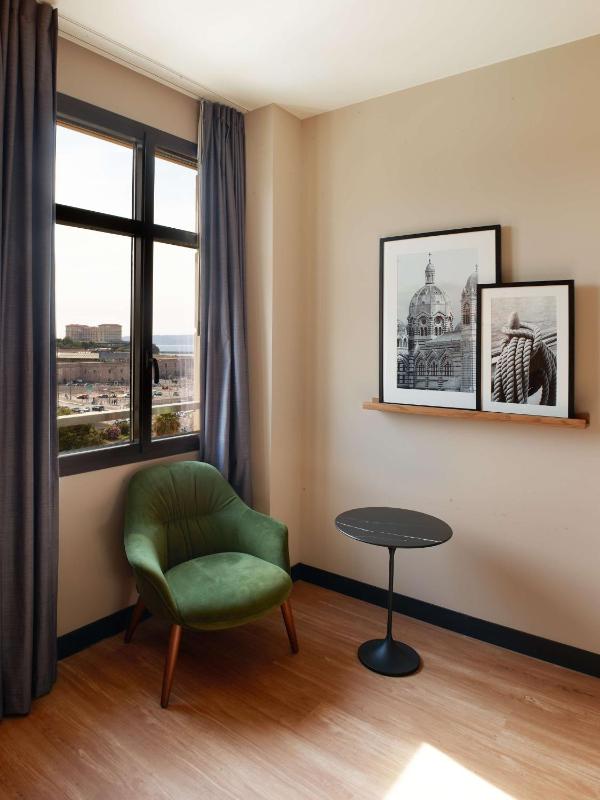 Premium Room with Citadel View image 2