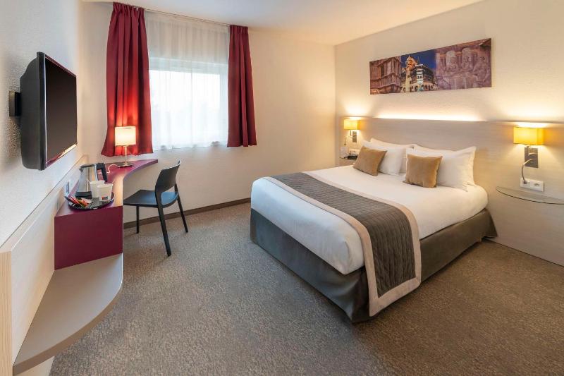 Chambre accessible aux personnes à mobilité réduite (lit double 140) non fumeur image 2