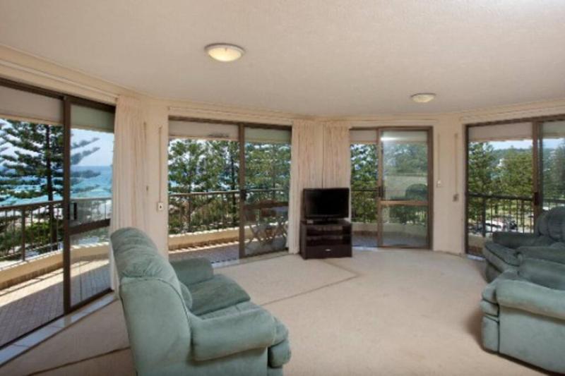 Mahana! Burleigh 70's Style 2Bed Apartment - image 7
