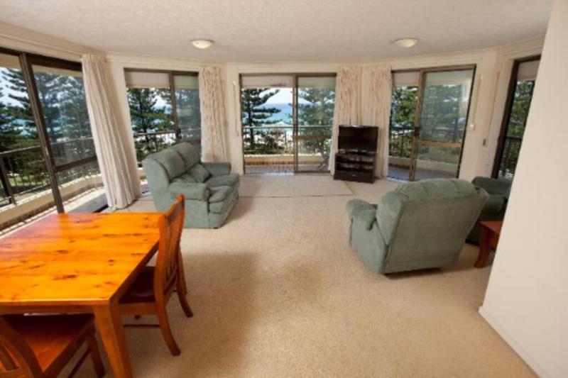 Mahana! Burleigh 70's Style 2Bed Apartment - image 12
